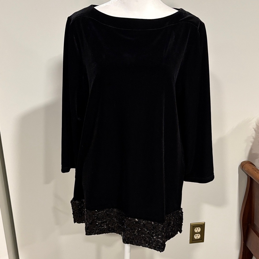 Chico's Traveler’s Black Top NWT with Sequin Detail size 1